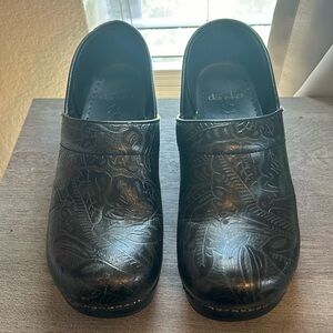 Used dansko clogs size 40